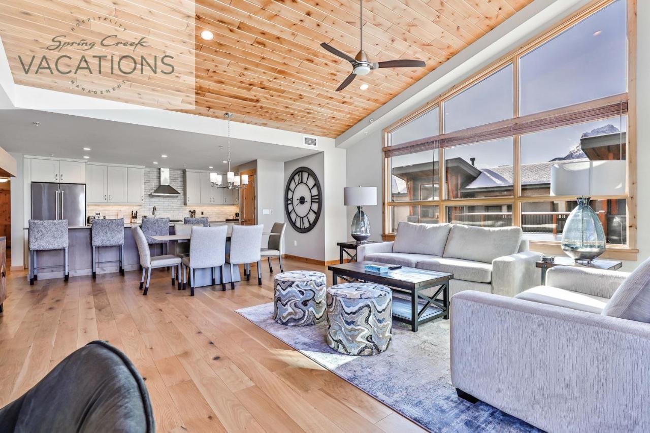 White Spruce Lodge By Spring Creek Vacations Канмор Номер фото