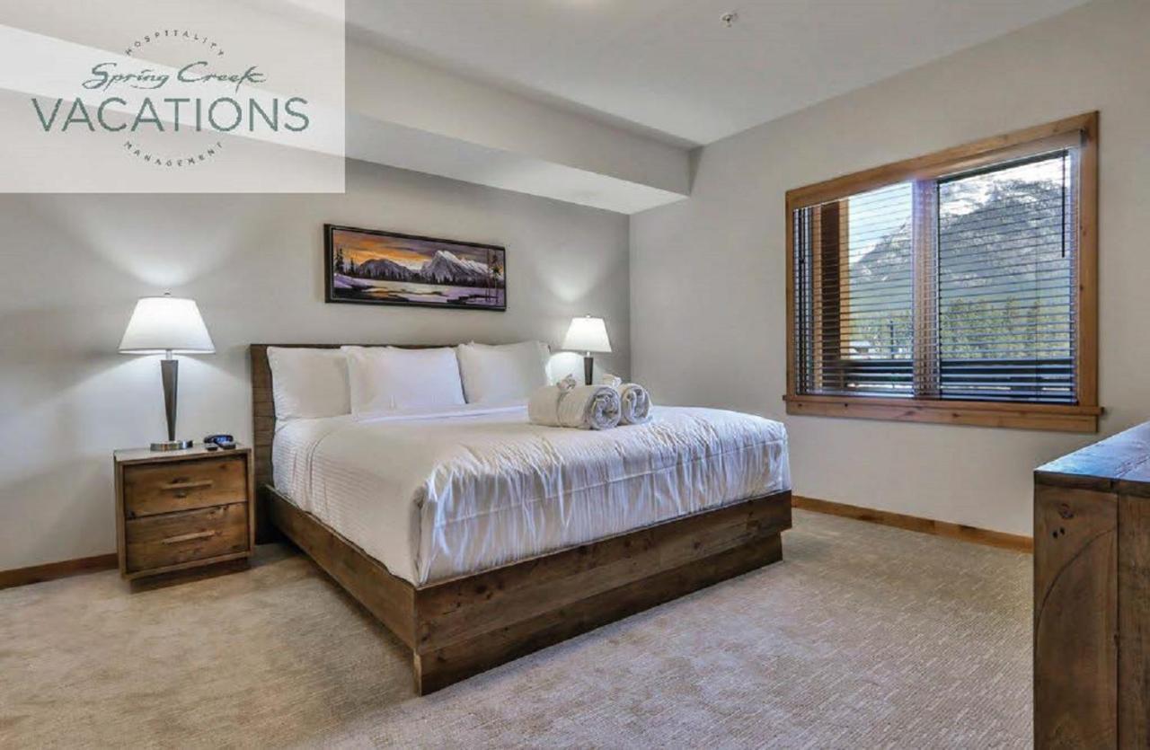 White Spruce Lodge By Spring Creek Vacations Канмор Номер фото