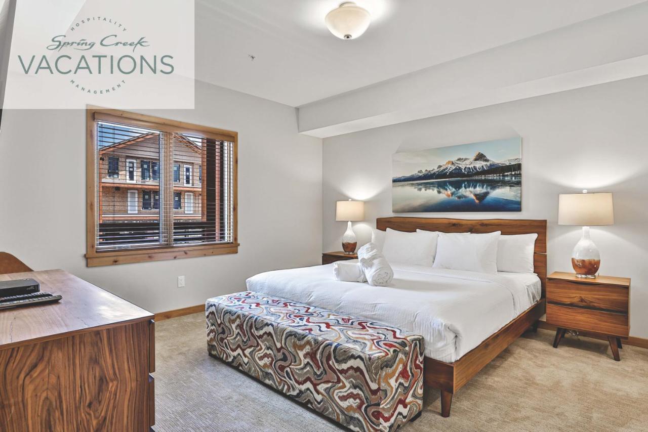 White Spruce Lodge By Spring Creek Vacations Канмор Номер фото